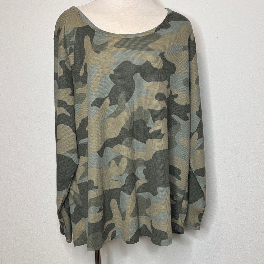Maurices 24/7 size 3X Stylish Camouflage Long Sleeve Top